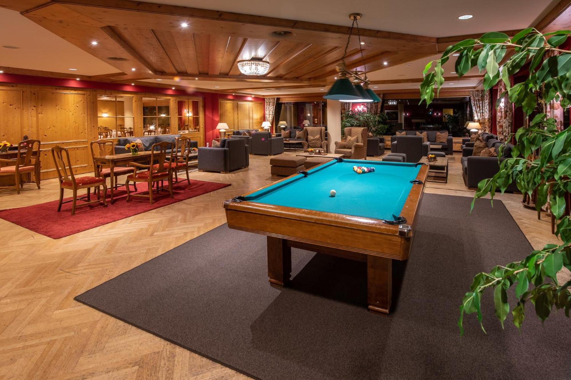 Silvretta Parkhotel Klosters Exteriör bild